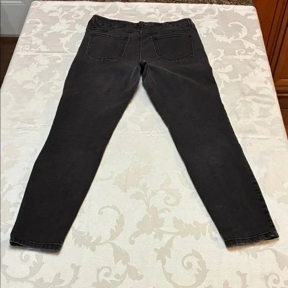 Maurices Black Jeans with Colorful Patched Hearts, Everflex High-Rise, Size 10 - Picture 7 of 12